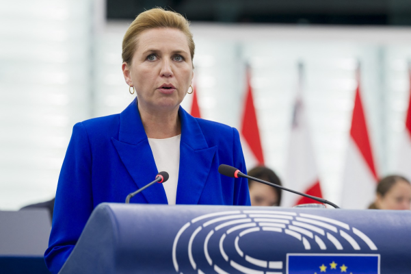 Prim-ministrul danez Mette Frederiksen, în plenul PE: Trebuie ca până în 2030 să ne putem apăra singuri