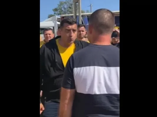 VIDEO Cum știe „președintele” Simion să rezolve probleme: Urlă, îmbrâncește, amenință