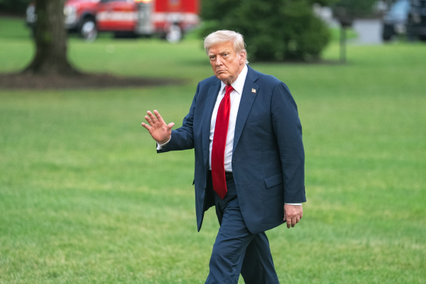 Kievul are motive de speranță, dar și de dezamăgire. Patriot pentru Ucraina, răbdare pentru Putin: Trump promite arme, dar nu apasă pedala sancțiunilor