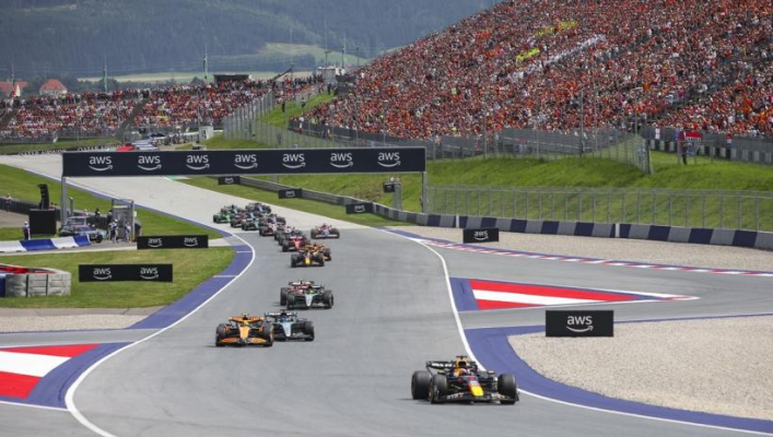 Marele Premiu de Formula 1 al Austriei se vede duminică, de la 16.00, la Antena 1 şi pe AntenaPLAY. Iuliana Pepene trăieşte live experiența Formula 1