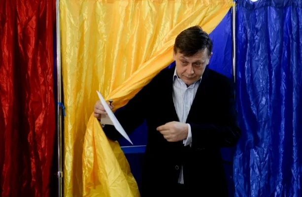 Crin Antonescu trasează o prioritate zero dacă ajunge președinte: „WC în şcoală, nu afară”