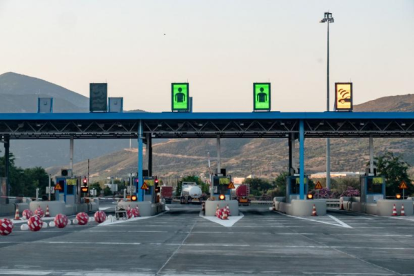 Amenzi uriașe pentru șoferi în Grecia. La ce trebuie să fii atent pentru a nu rămâne fără permis auto