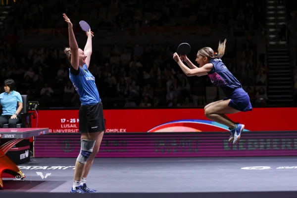 Bernadette Szocs și Sofia Polcanova, medalie de argint la Campionatul Mondial de tenis de masă de la Doha
