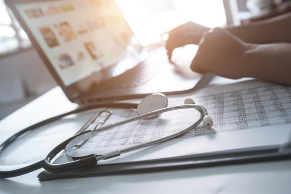 CNAS: Concediul medical aparține exclusiv medicului curant şi se eliberează în ziua consultului