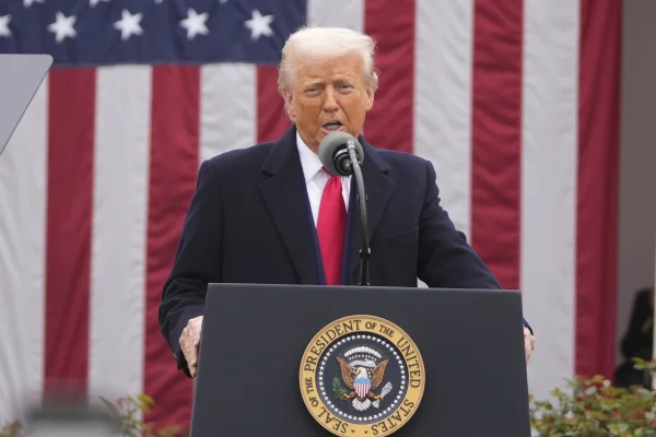 Trump se apropie de primele 100 de zile la Casa Albă. Cum arată până acum bilanțul republicanului