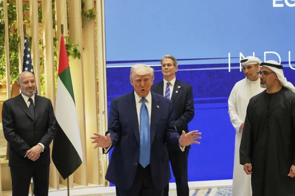 Donald Trump a anunțat acorduri cu Emiratele Arabe Unite în valoare totală de peste 200 de MILIARDE de dolari