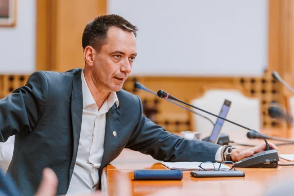 Deputatul UDMR Csoma Botond: „Matematic, cred că se poate un guvern fără USR, dar în acest moment ar trebui să avem o largă majoritate parlamentară”