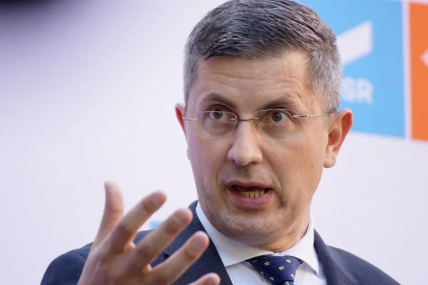Dan Barna: PNL a murit sufocat de Iohannis cu perna pe gură şi aruncat sub patul PSD