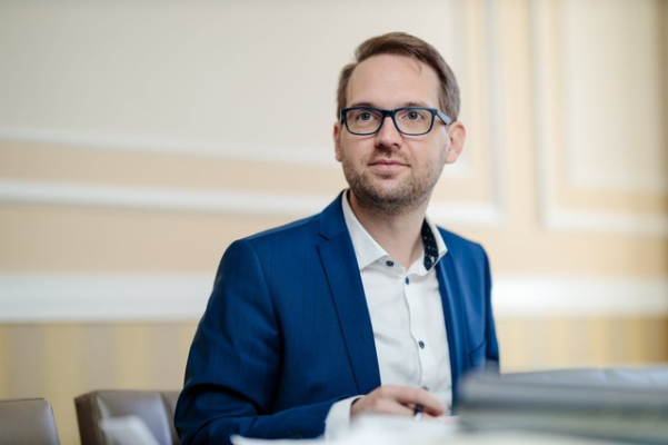 Congres USR - Dominic Fritz: Dacă mi-ar fi zis cineva atunci, în 2017, că o să dureze doar câţiva ani şi o să fiu eu şeful lui Vlad Voiculescu şi că o să negociez un guvern împreună cu Sorin Grindeanu, aş fi zis că e nebun