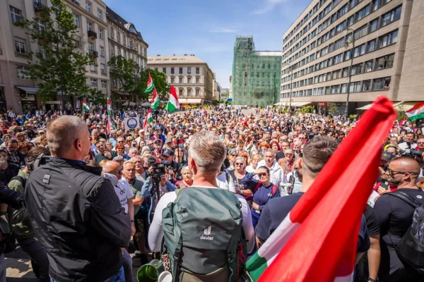 Din Ungaria în România, opozantul Peter Magyar începe un „pelerinaj” împotriva apropierii premierului ungar de George Simion: Viktor Orban „i-a scuipat în față pe frații și surorile noastre din străinătate”