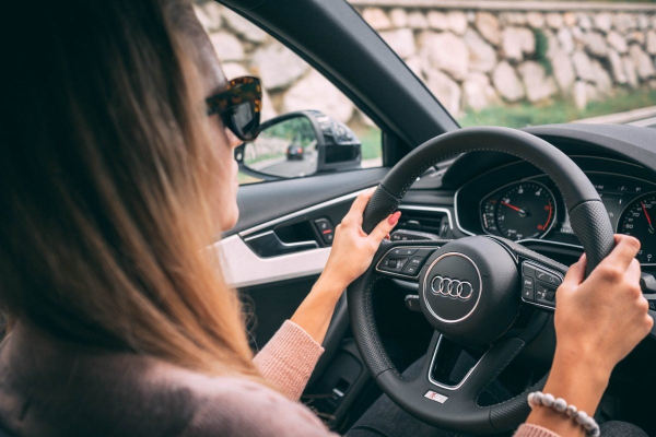 Reforma pieţei RCA, în pericol: Lipsa de dialog pune în pericol drepturile păgubiţilor, transmite Patronatul Operatorilor de Service Auto