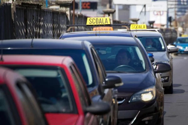 Șoferii conduc prost, spune Avocatul Poporului. Soluția: să fie testați în poligon