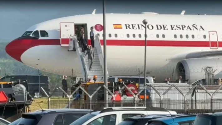Regele Spaniei a ajuns în România. Marți se vede la Cincu cu președintele Nicușor Dan