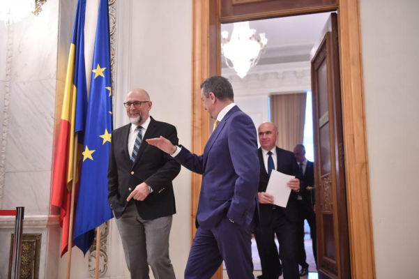 Audieri pe repede înainte. Guvernul Bolojan este votat astăzi în Parlament