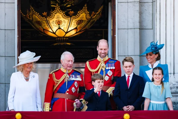 Trooping the colour. Regele Charles și Regina Camilla, aclamați de mii de oameni