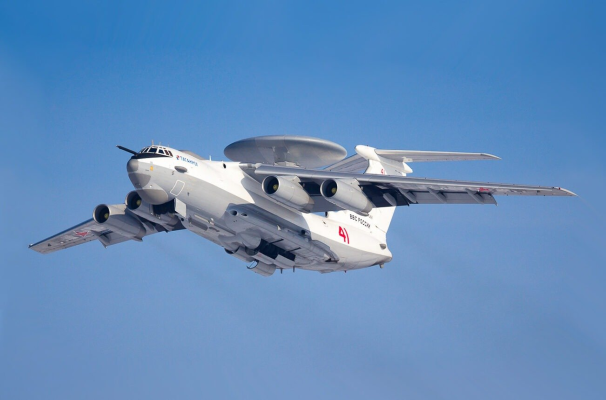 Un avion rus de spionaj de tip Iliuşin-20M, interceptat de două avioane germane de tip Eurofighter la Marea Baltică