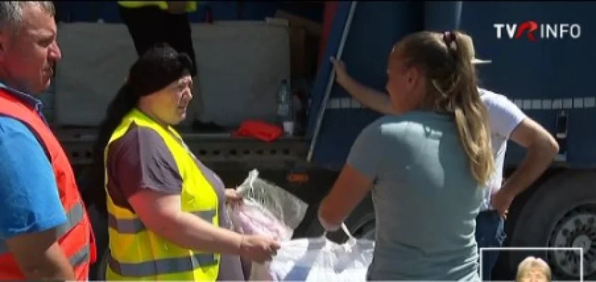 Sinistrații din Galați îi ajută pe cei din Covasna. Le-au donat alimente, saltele noi, pături și haine, materiale de construcţii sau maşini de spălat