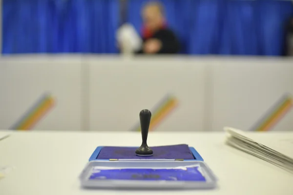 Alegeri PREZIDENȚIALE 2025. Tot ce trebuie să știi despre candidați și ordinea pe buletinele de vot. Unde și cum votezi la primul tur