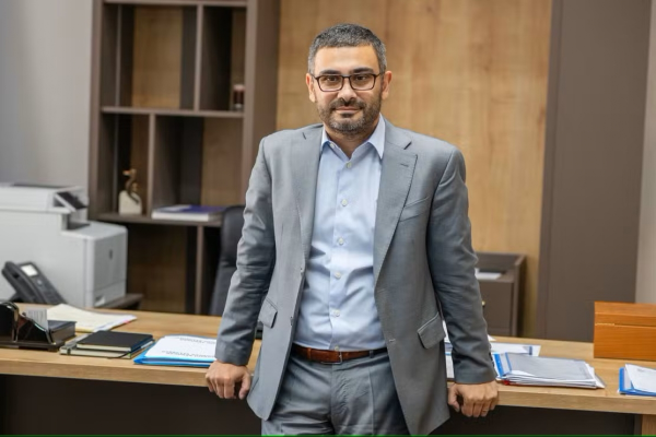 BNS a mers peste ministrul Muncii - Angajații de la Casele de Pensii nu mai pot munci de stres: Li se amputează salariile