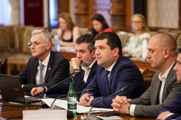 Radu Miruţă: Mi-am propus o chestiune ambiţioasă, discutată şi agreată în coaliţie, să ajungem la înfiinţarea şi emiterea facturii pentru o firmă în România în aceeaşi zi