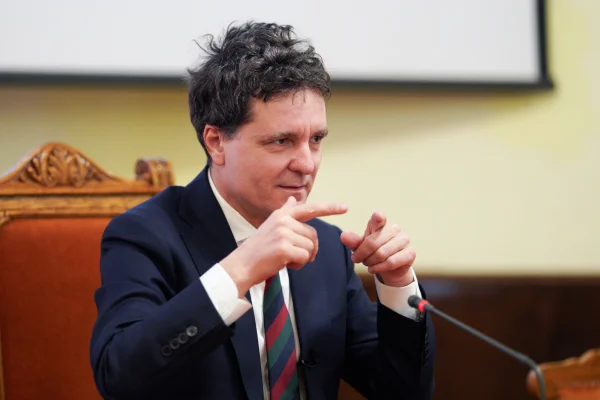 Nicușor Dan deschide dialogul fiscal. Răspunsul mediului de afaceri