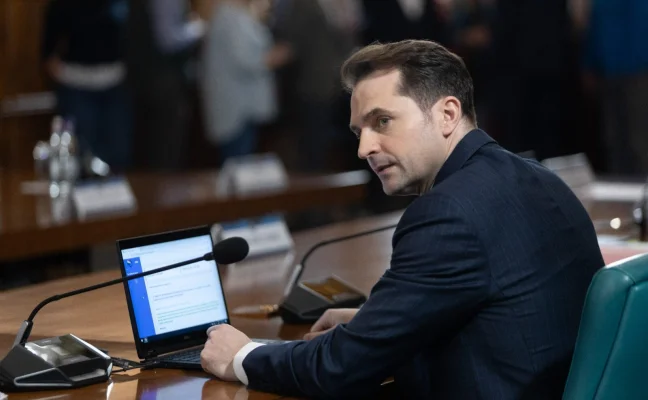 Sebastian Burduja, amenințat de fostul președinte CA al CNCIR: „Să mori înecat ca copilul tău” / „Nici nu știi cu cine te-ai pus”