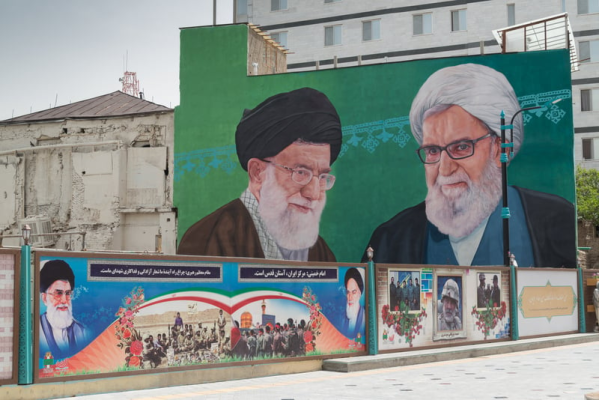 LIVE Trump, întrebat dacă s-ar putea schimba regimul de la Teheran: ”Sigur. Orice se poate întâmpla, nu?” / Netanyahu i-a mulțumit pentru sprijin / Iranul a limitat aproape complet internetul / Ayatolahul Khameni a respins predarea necondiționată: „Bătălia începe”