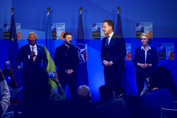 Mizele celui  mai important summit NATO de la Războiul Rece încoace. Participă și Donald Trump. România, reprezentată de Nicușor Dan