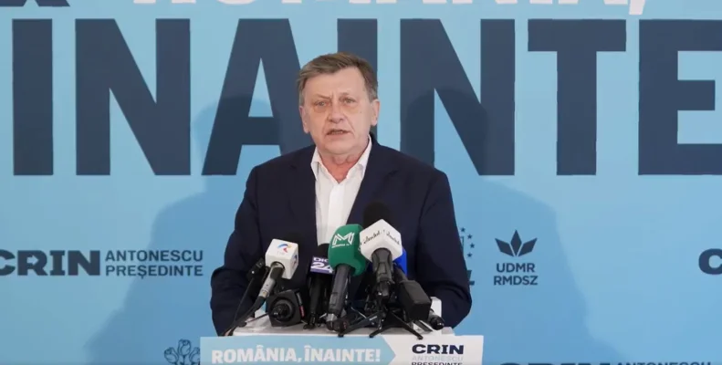Crin Antonescu a prezentat declarația făcută la fosta Securitate, într-o conferință de presă: Nu există nicio altă formă de colaborare, de contact, între mine și Securitate
