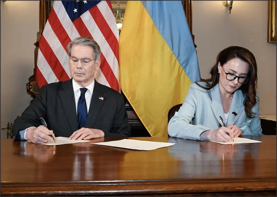 Ucraina a semnat acordul cu SUA privind exploatarea mineralelor rare. Americanii vor contribui cu noi ajutoare pentru Kiev