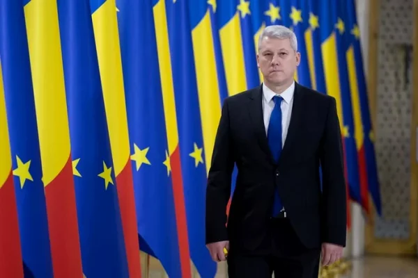Scandal în Parlament. Moțiunea împotriva ministrului Predoiu, respinsă