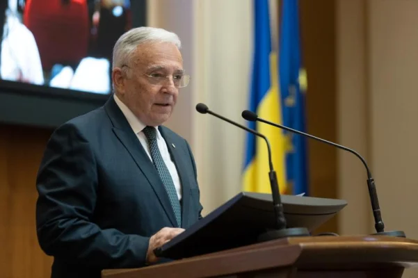 Isărescu: Pentru România, problema sustenabilităţii datoriei este mai presantă ca niciodată