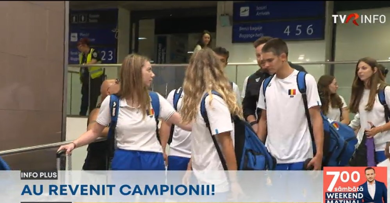 Juniorii medaliați la europenele de natație de la Samorin s-au întors acasă