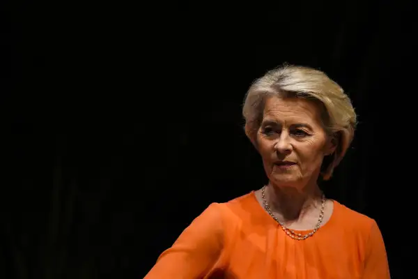 Ursula von der Leyen îi cere explicații lui Zelenski în urma promulgării legii care slăbește lupta anticorupție