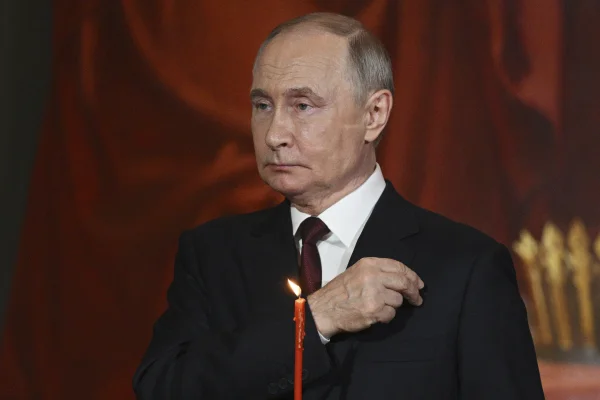 Deși Putin a anunțat oprirea războiului, de Paște, Zelenski spune că rușii continuă bombardamentele