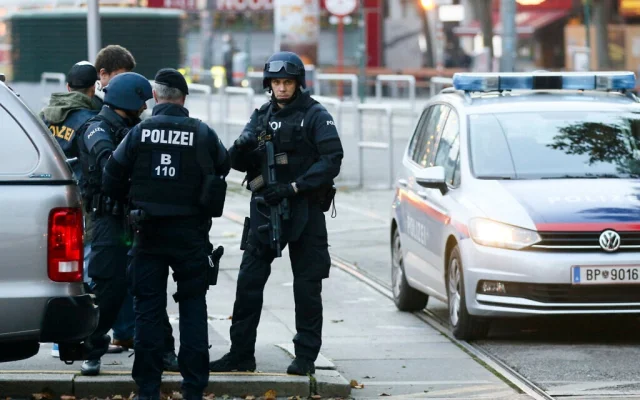 Noi detalii cu privire la atacul din Graz: Bombă artizanală găsită la domiciliul atacatorului