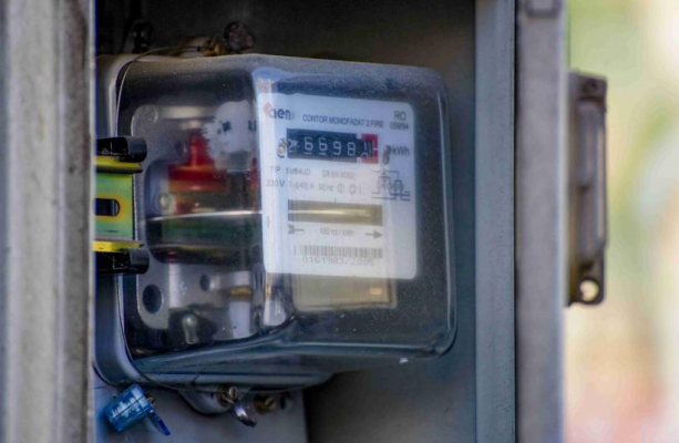 Exod pe piața energiei: 42.000 de români au fugit de la un furnizor, iar Hidroelectrica a devenit magnet pentru clienți noi
