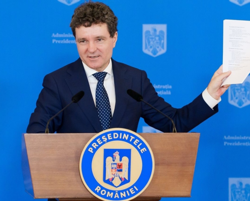 Nicușor Dan nu se lasă. Vrea să retrimită în Parlament legea care sancționează "extremismul și antisemitismul"