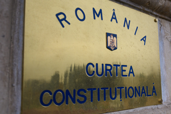 Senat: Termen nou pentru numirea unui judecător la CCR