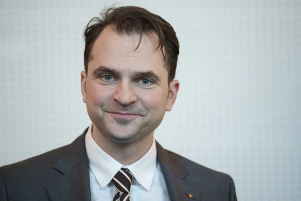 Sebastian Burduja, atacuri în rafală la adresa lui Nicușor Dan: „Candidează pentru că pur și simplu este DEPĂȘIT, fuge de problemele Bucureștiului”