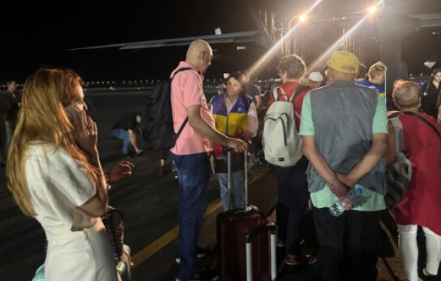 15 cetățeni români și membrii familiilor au fost evacuați din  Iran
