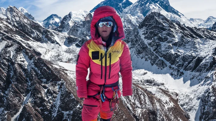 Maria Dănilă, prima alpinistă din România care a urcat pe Kangchenjunga, al treilea vârf ca înălțime din lume. „Frumusețea naturii merită efortul”