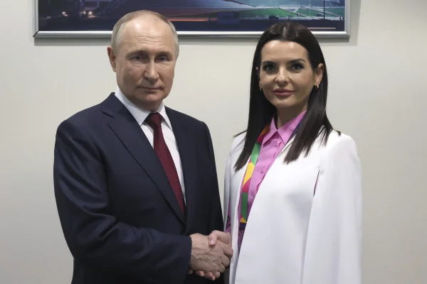 Guvernatoarea Găgăuziei cere ajutorul lui Putin. Evghenia Guțul, reținută pe aeroportul din Chișinău, a trimis o scrisoare la Kremlin