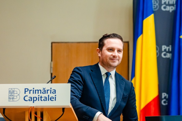 Salariile directorilor companiilor municipale ar putea fi plafonate la nivelul remunerației viceprimarului Capitalei