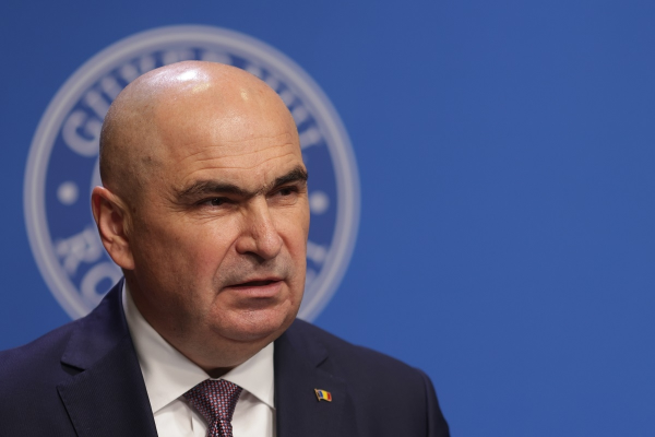 VIDEO Bolojan anunță concedieri masive la stat: 'Pleacă oamenii care sunt în plus. Dacă țin de un om necalificat iese un scandal monstru'