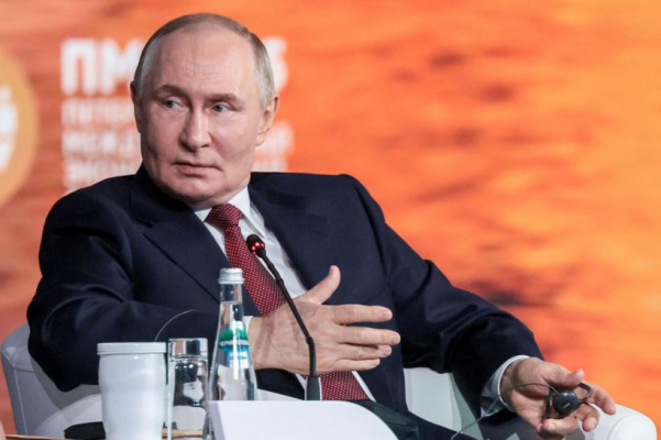 Putin cere măsuri urgente pentru a evita recesiunea în Rusia, pe fondul presiunilor militare și scăderii veniturilor din petrol