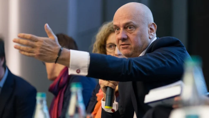 Dumitru Costin (BNS) vine cu lista 'PCR' din sectorul bugetar: Sunt maxim 100.000 de pile venite pe criterii de partid