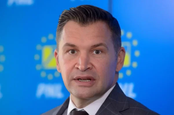 Stroe: George Simion şi AUR nu vor da nici apartamente, nici credite ieftine, e o schemă de tip Caritas