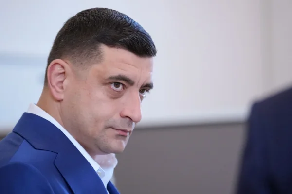 AUR ar câștiga alegerile anticipate, dacă acestea ar fi declanșate de președintele Nicușor Dan. Procentul suveraniștilor este covârșitor SONDAJ SOCIOPOL