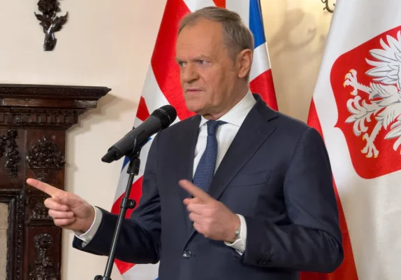 Guvernul proeuropean condus de Donald Tusk câștigă votul de încredere al Parlamentului